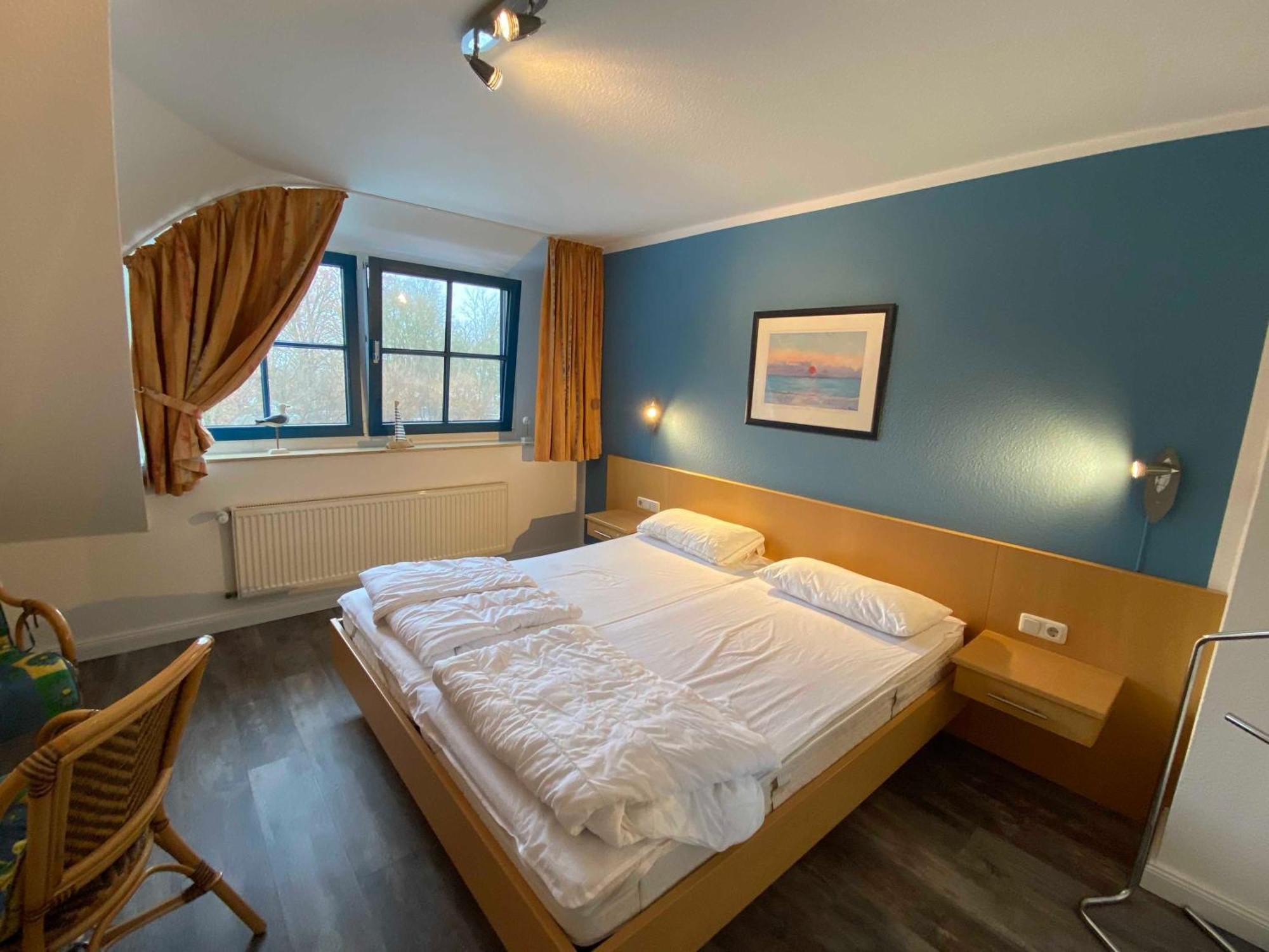 Reetdachhaus Eibe 2, Kaminofen, Sauna, 8 Personen, W-Lan Puddemin Exterior photo