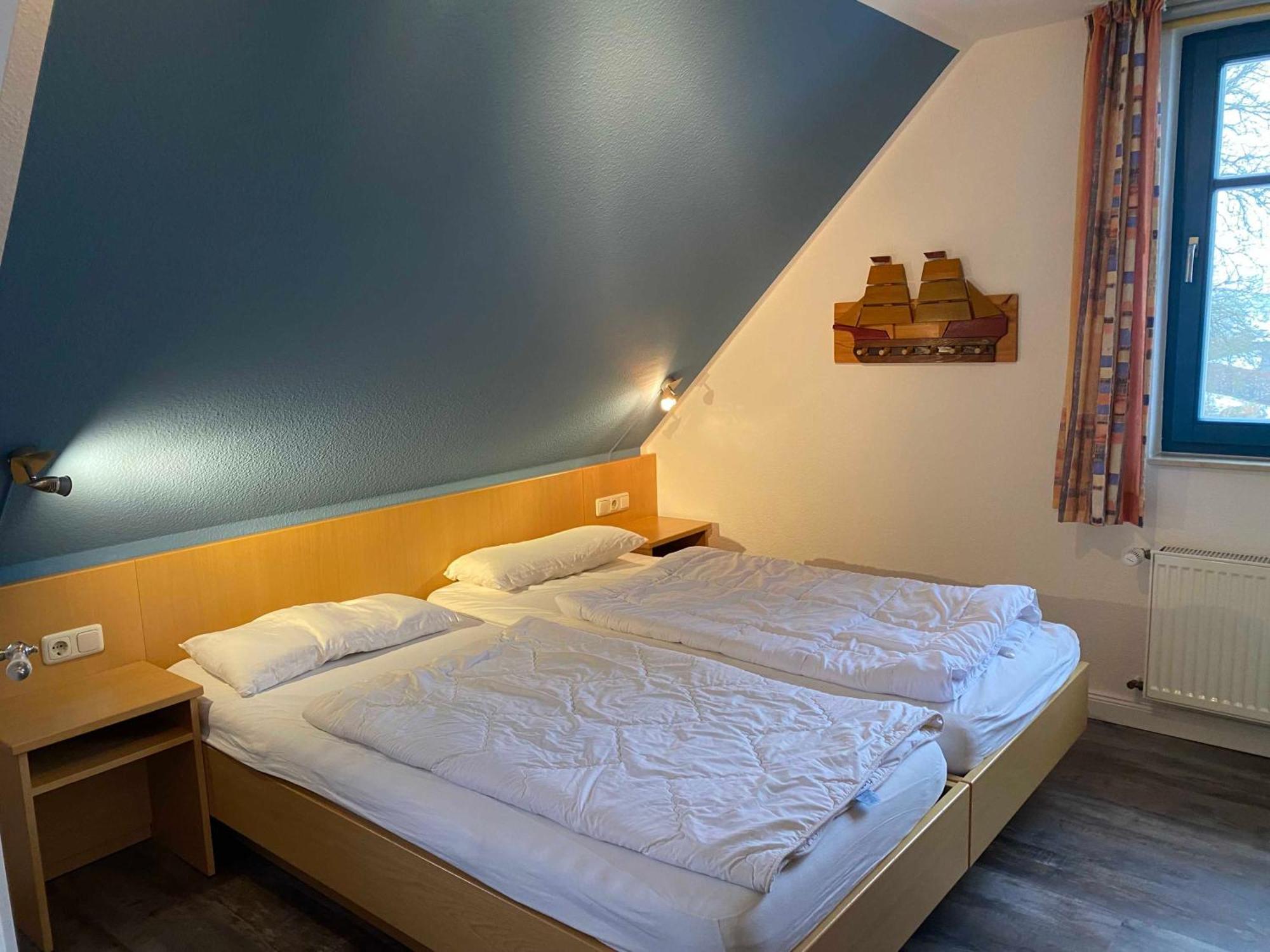 Reetdachhaus Eibe 2, Kaminofen, Sauna, 8 Personen, W-Lan Puddemin Exterior photo